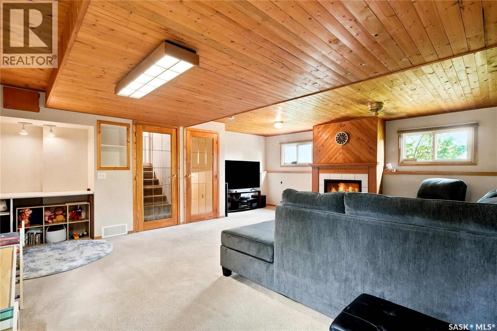 430 Manning Lane, Saskatoon, SK