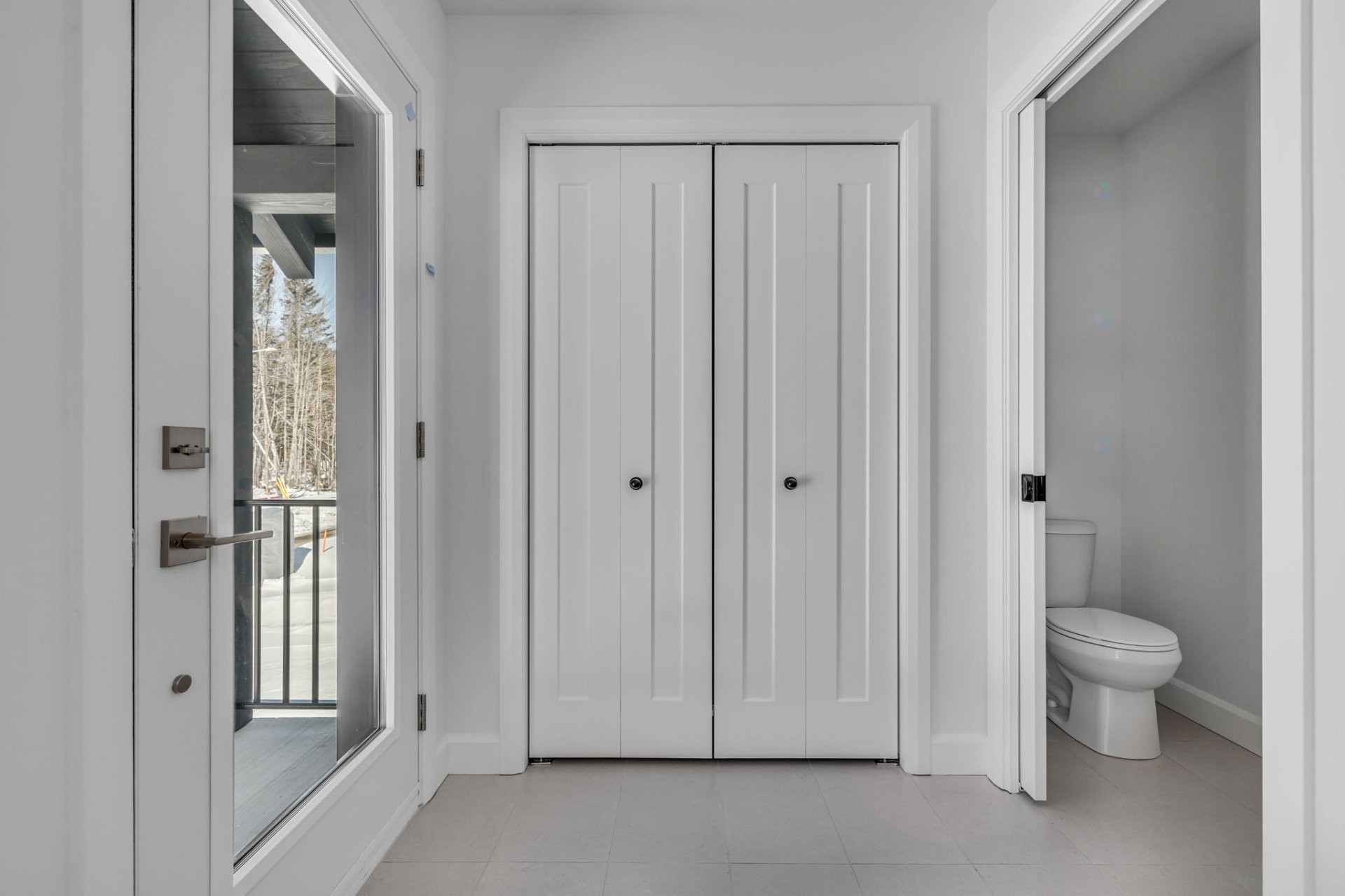 Mud Room - 169 Ch. Kenelm-Chandler, Stoneham-Et-Tewkesbury, QC - Indoor