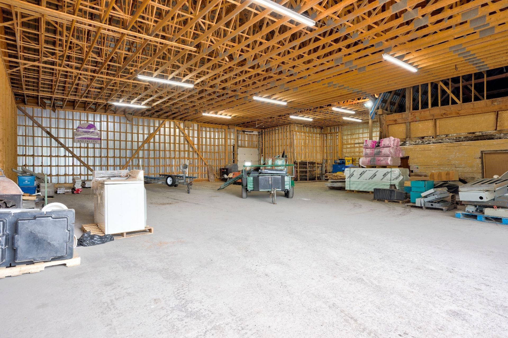 Autre - 878 - 880 Rue Principale, Saint-Blaise-Sur-Richelieu, QC - Indoor Photo Showing Garage