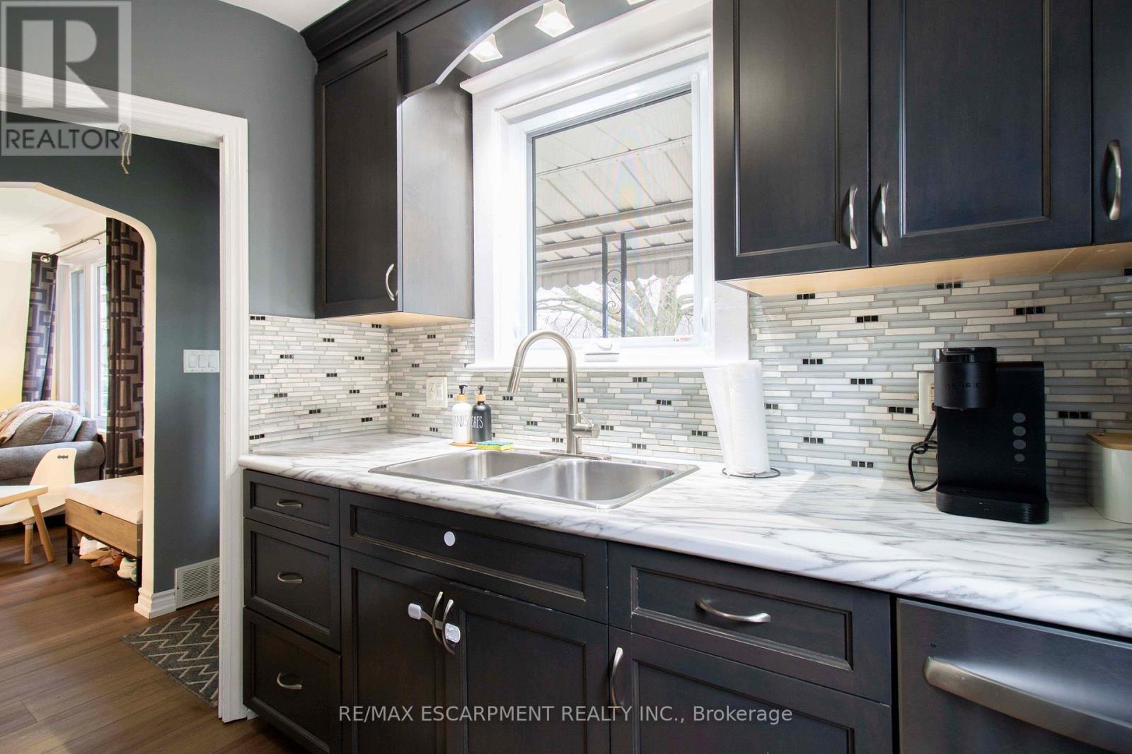 149 East 34Th Street, Hamilton, ON