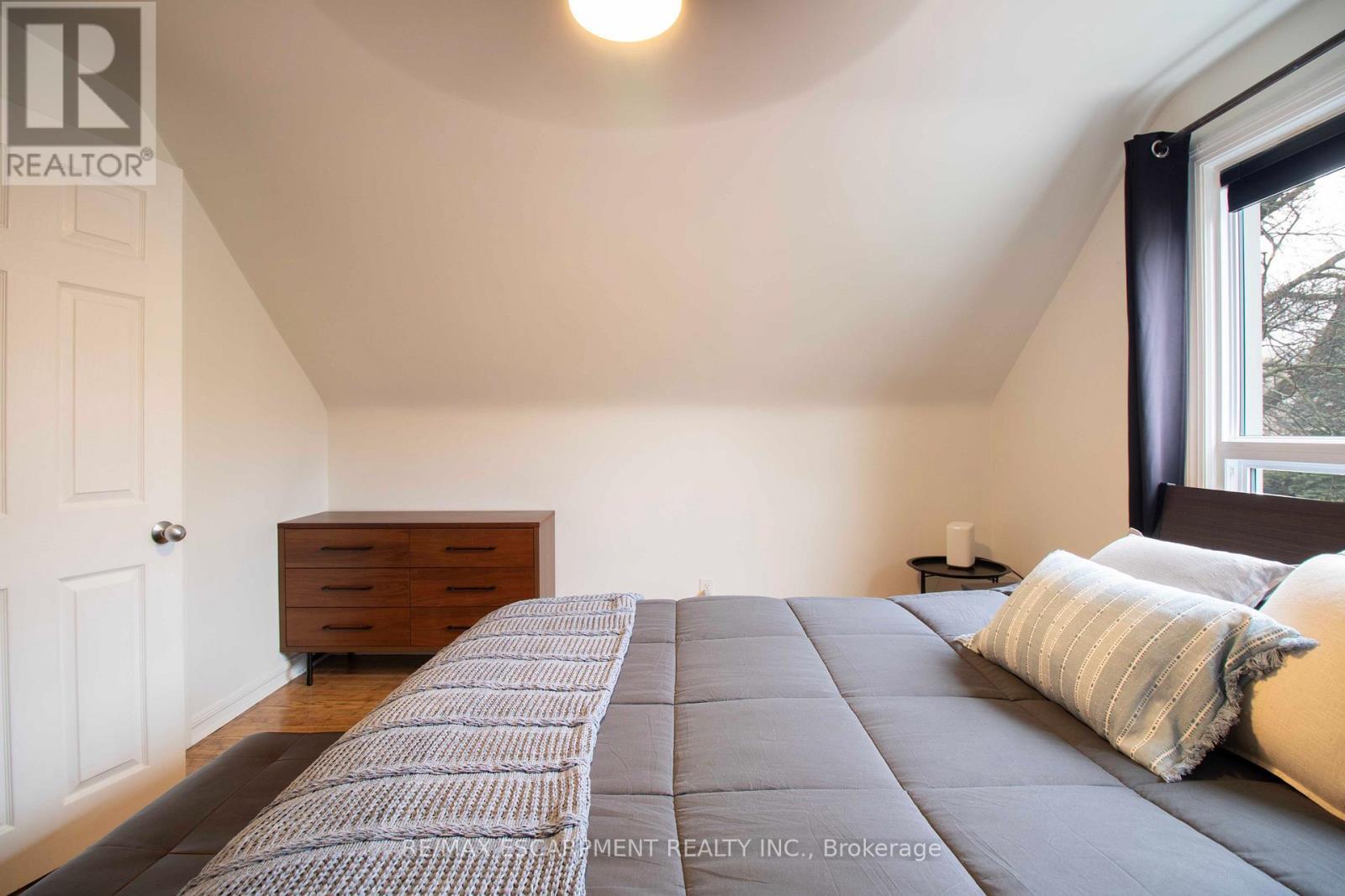 149 East 34Th Street, Hamilton, ON