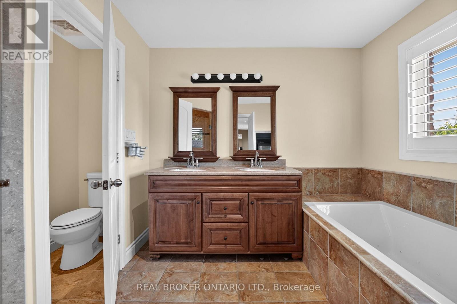 41 Cameron Drive, Hamilton, ON