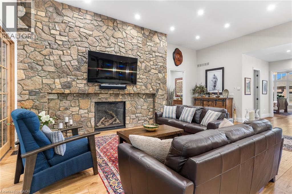 44 Pioneer Ridge Drive, Kitchener, ON