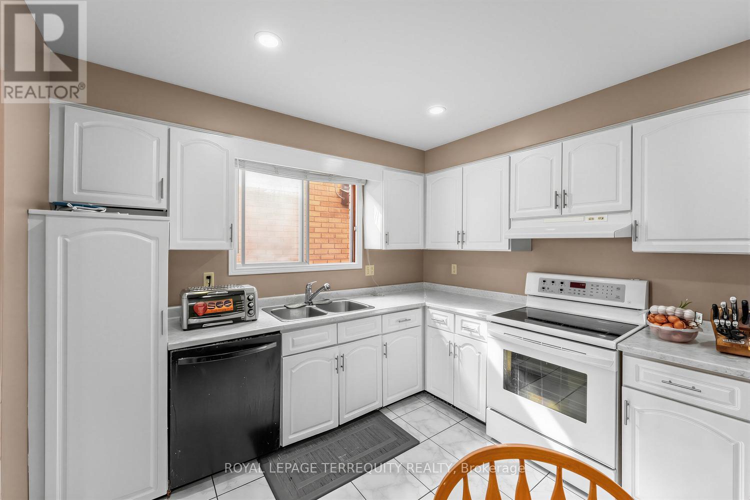746 Limeridge Road E, Hamilton, ON