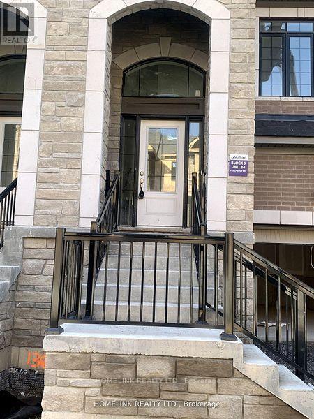51 Selfridge Way, Whitby, ON