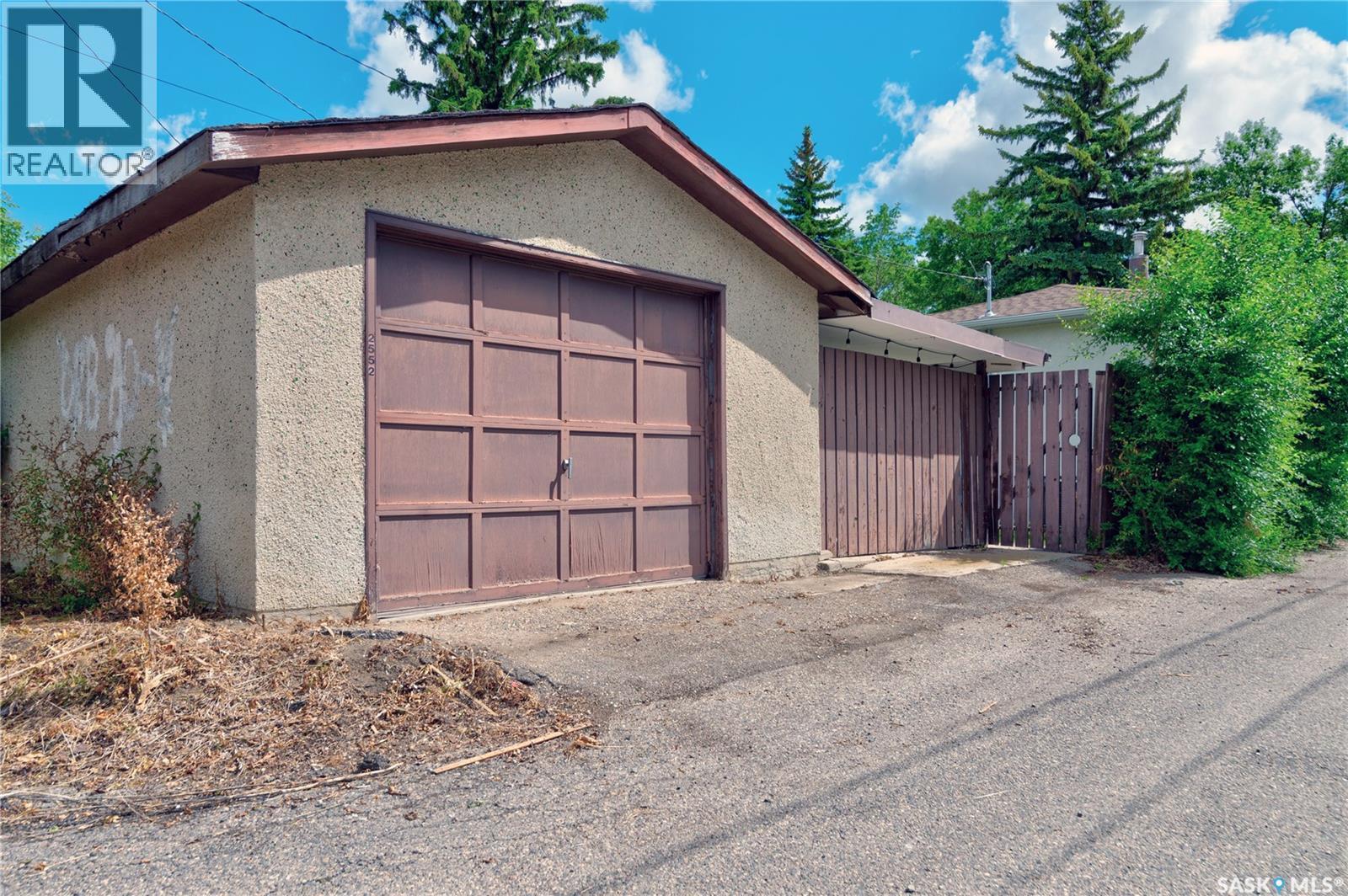 2552 Elliott Street E, Regina, SK