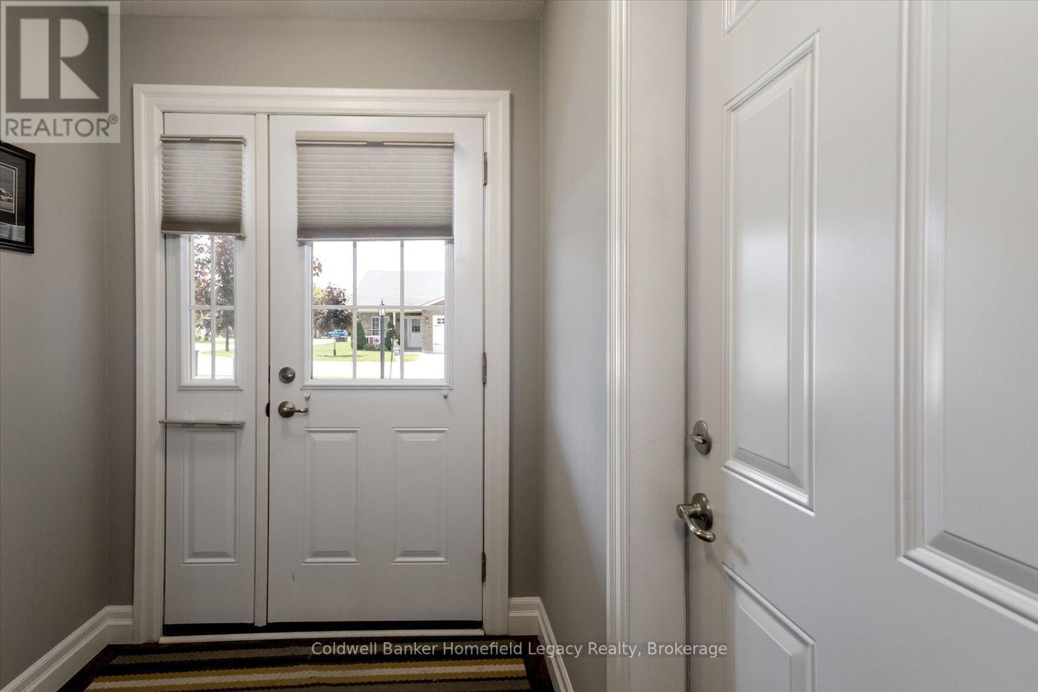 12 Devon Drive E, South Huron (Exeter), ON