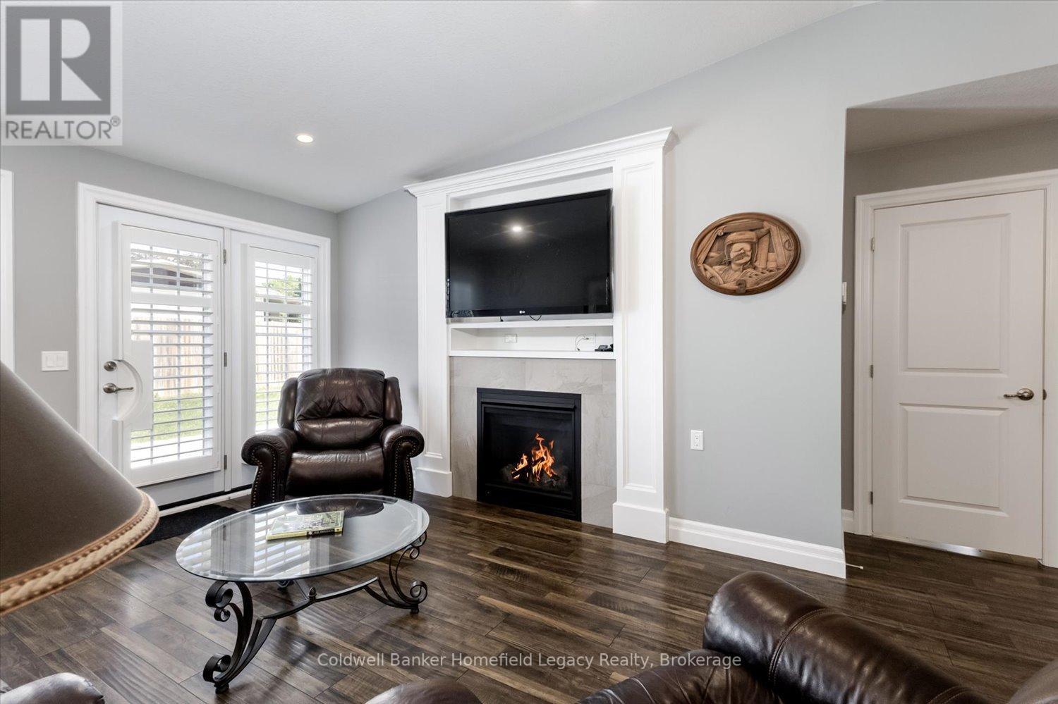 12 Devon Drive E, South Huron (Exeter), ON