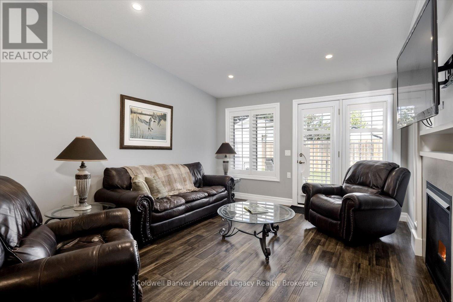 12 Devon Drive E, South Huron (Exeter), ON