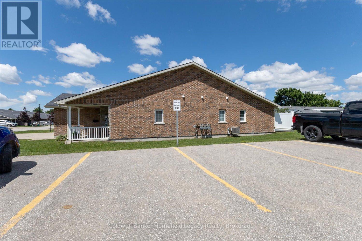 12 Devon Drive E, South Huron (Exeter), ON