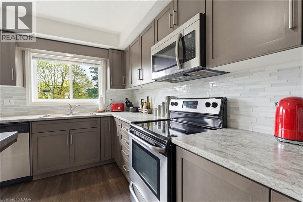 399 Greenfield Avenue, Kitchener, ON - Indoor Photo Showing Kitchen With Double Sink