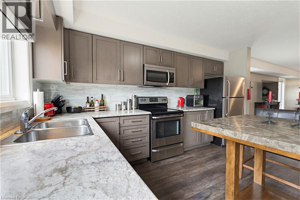 399 Greenfield Avenue, Kitchener, ON - Indoor Photo Showing Kitchen With Double Sink
