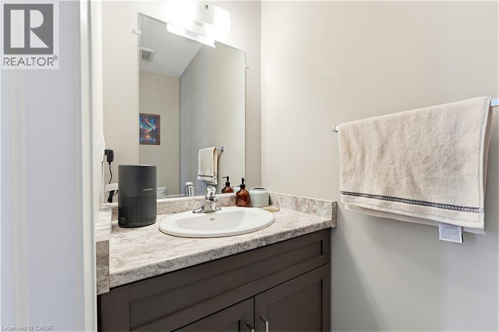 399 Greenfield Avenue, Kitchener, ON - Indoor Photo Showing Bathroom