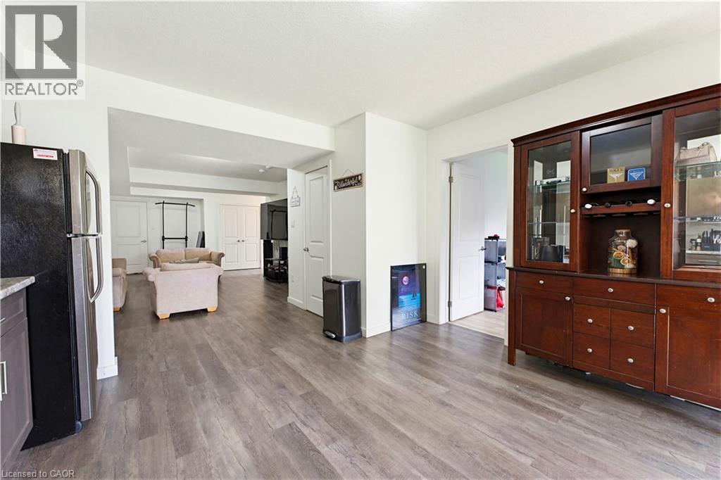 399 Greenfield Avenue, Kitchener, ON - Indoor