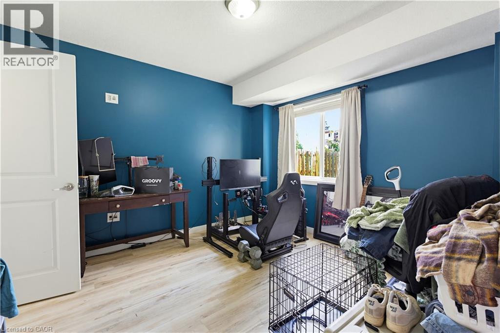 399 Greenfield Avenue, Kitchener, ON - Indoor