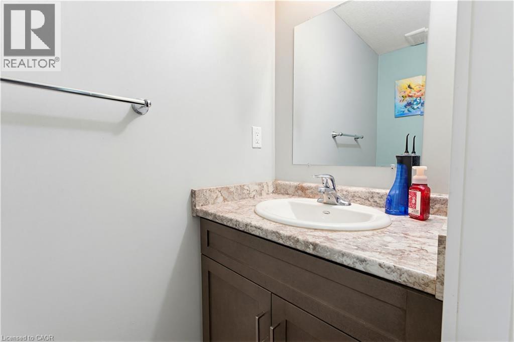 399 Greenfield Avenue, Kitchener, ON - Indoor Photo Showing Bathroom