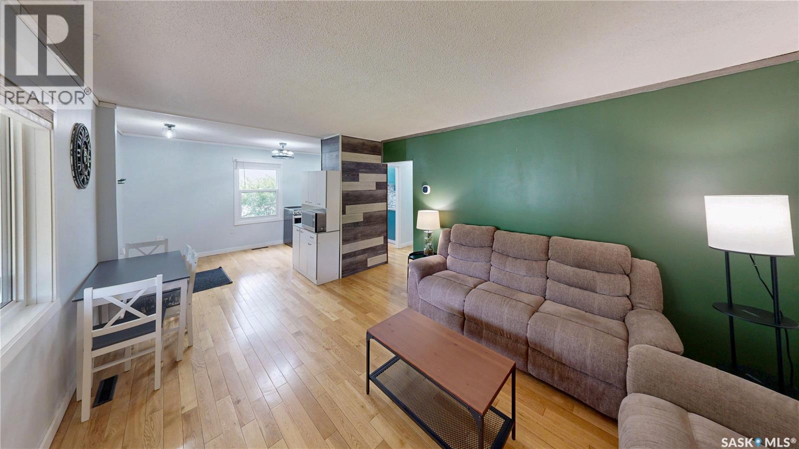 16 Cecil Crescent, Regina, SK