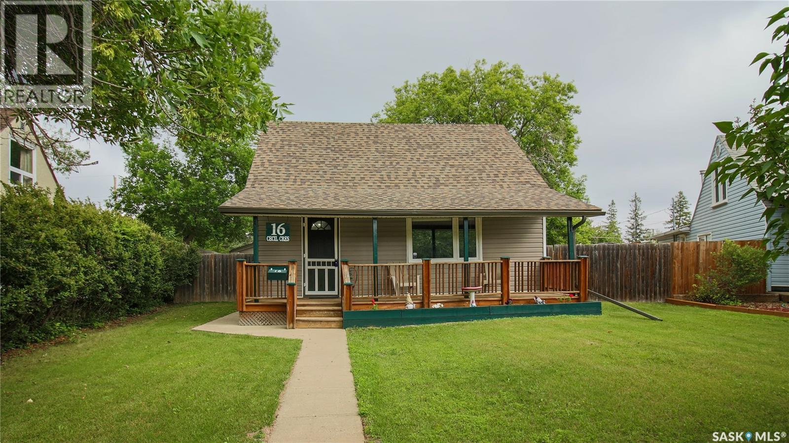 16 Cecil Crescent, Regina, SK