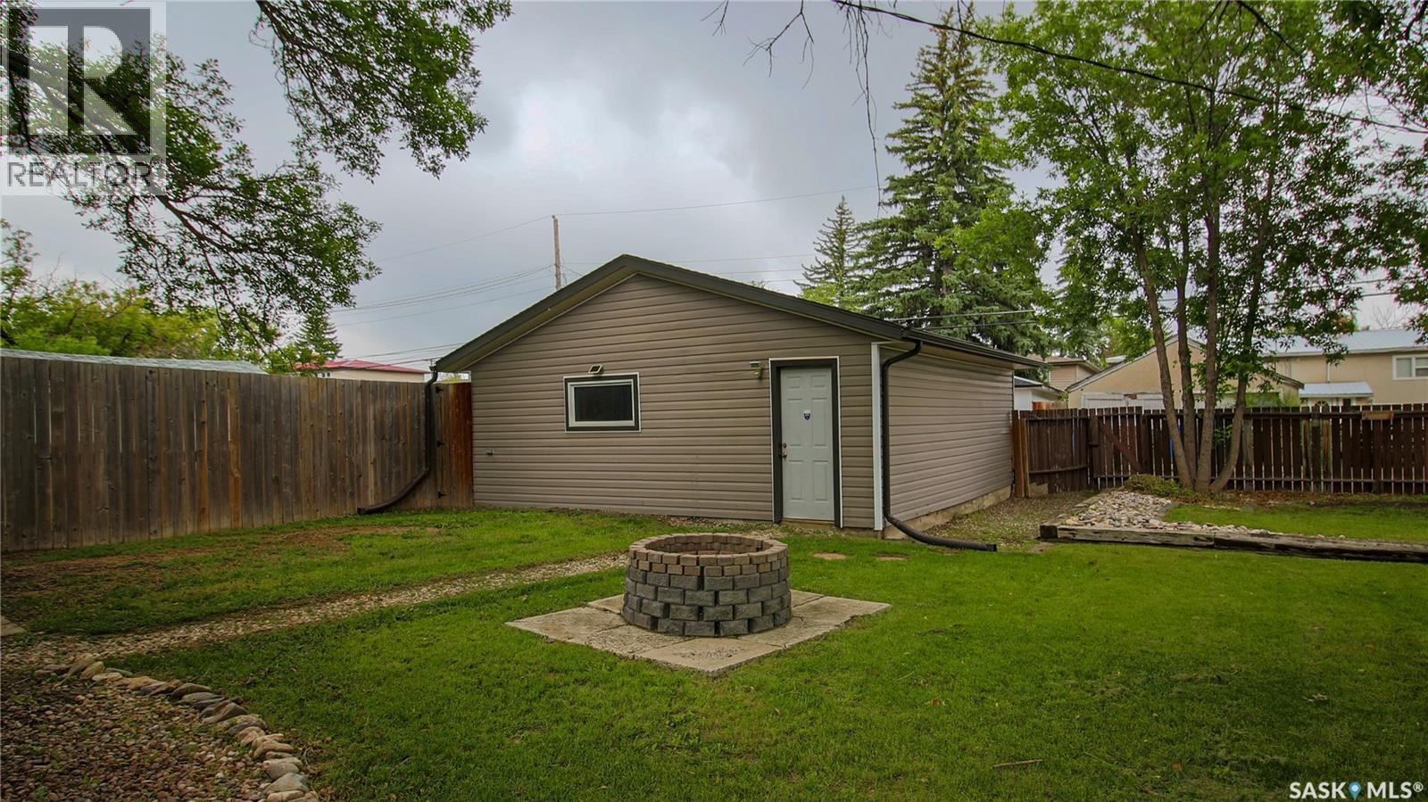 16 Cecil Crescent, Regina, SK