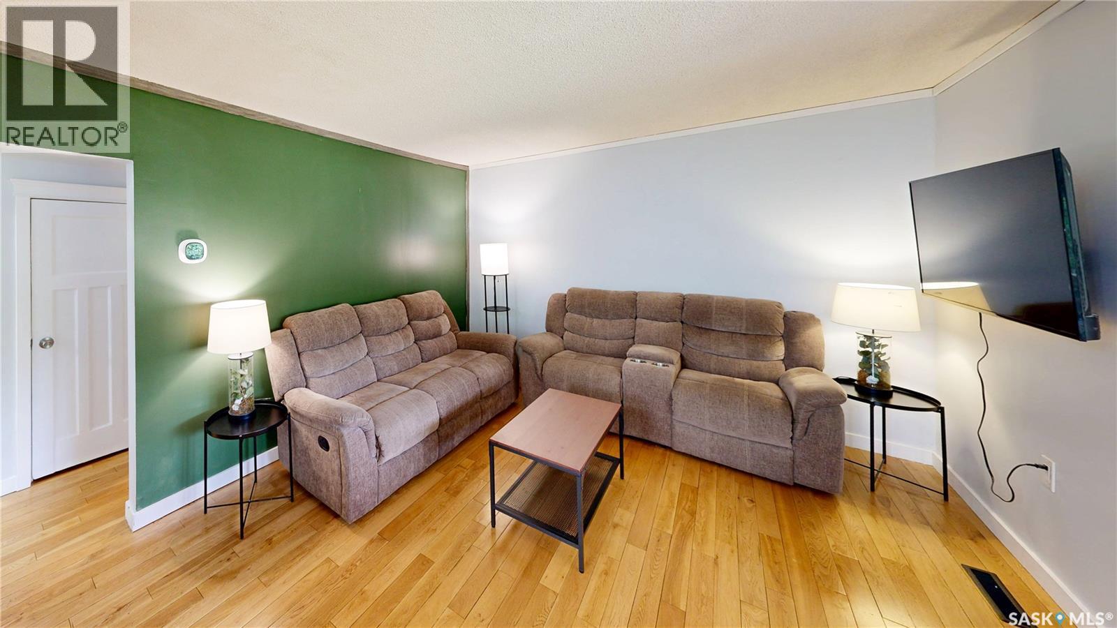 16 Cecil Crescent, Regina, SK