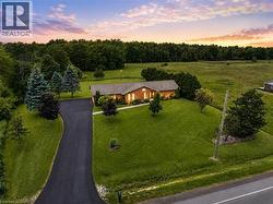 398 MOUNTAIN Road Grimsby, ON L3M 4E7
