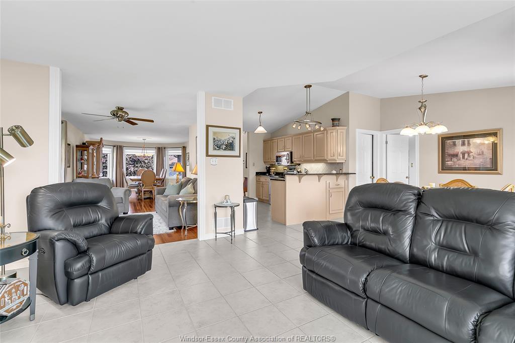 1385 Imperial Crescent, Windsor, ON