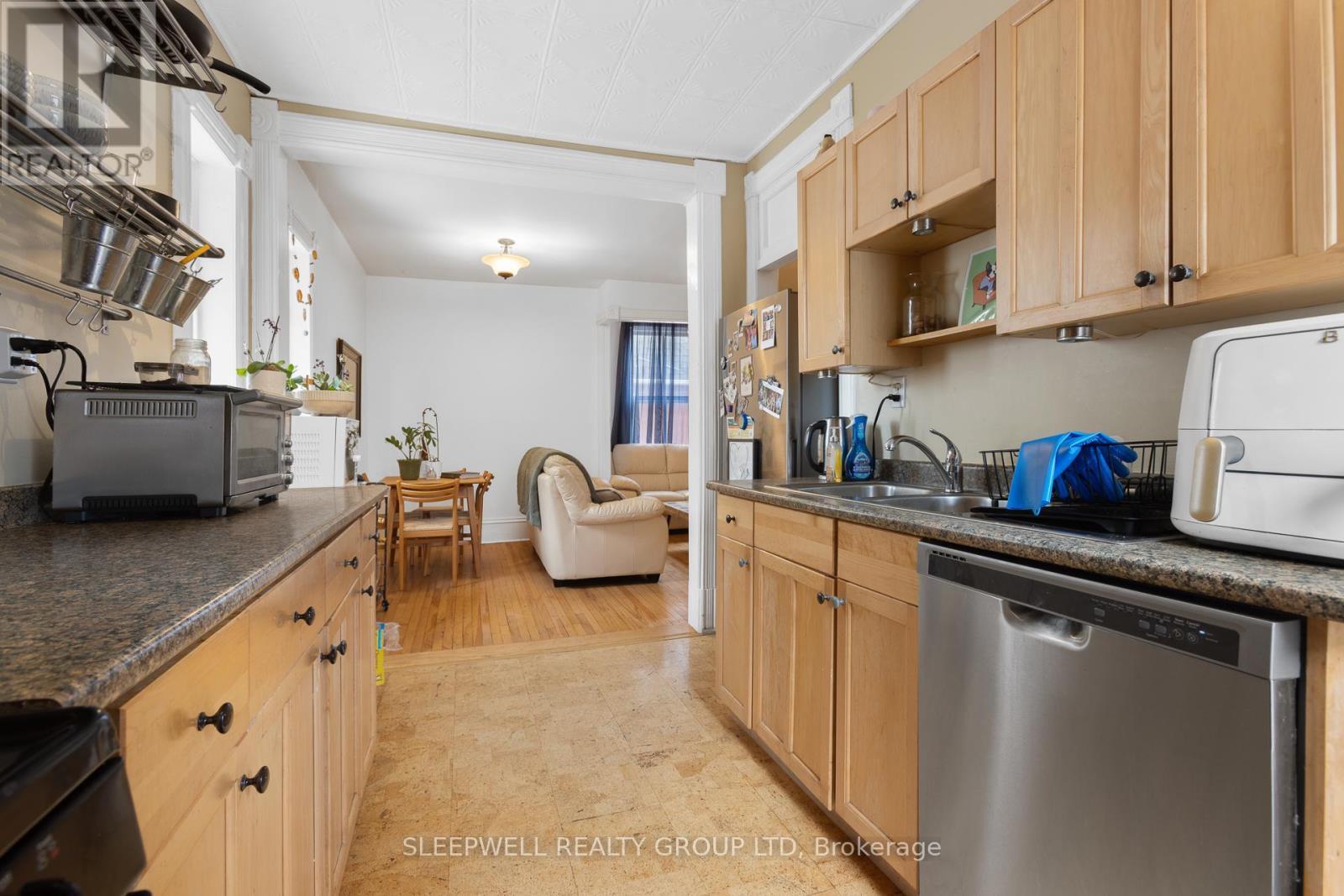 86 Fourth Avenue, Ottawa, ON