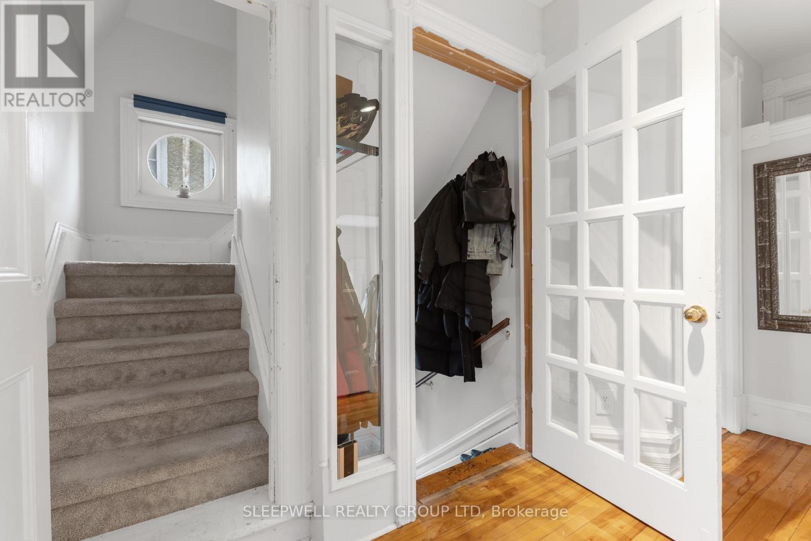 86 Fourth Avenue, Ottawa, ON