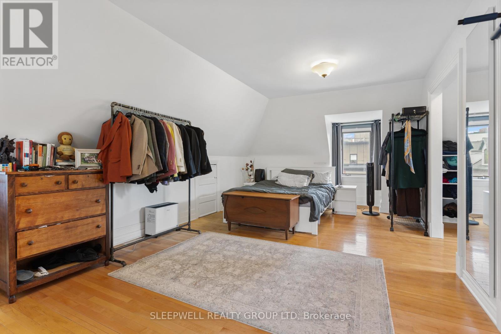 86 Fourth Avenue, Ottawa, ON