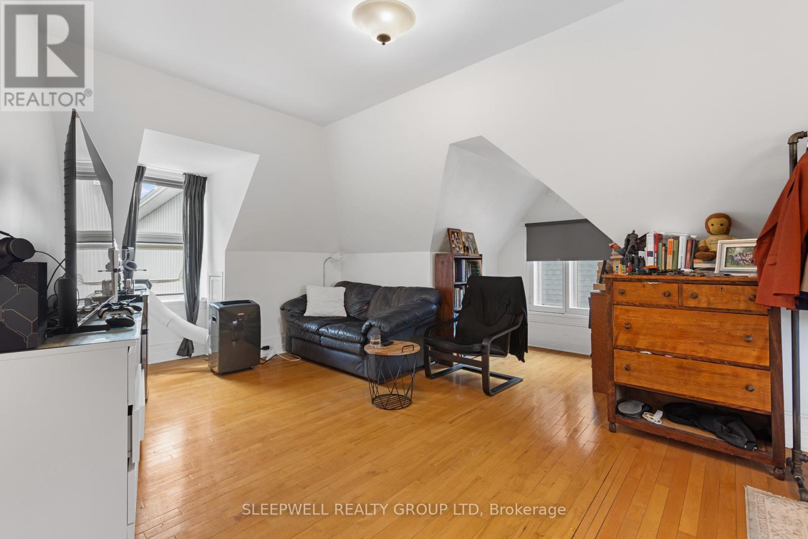 86 Fourth Avenue, Ottawa, ON
