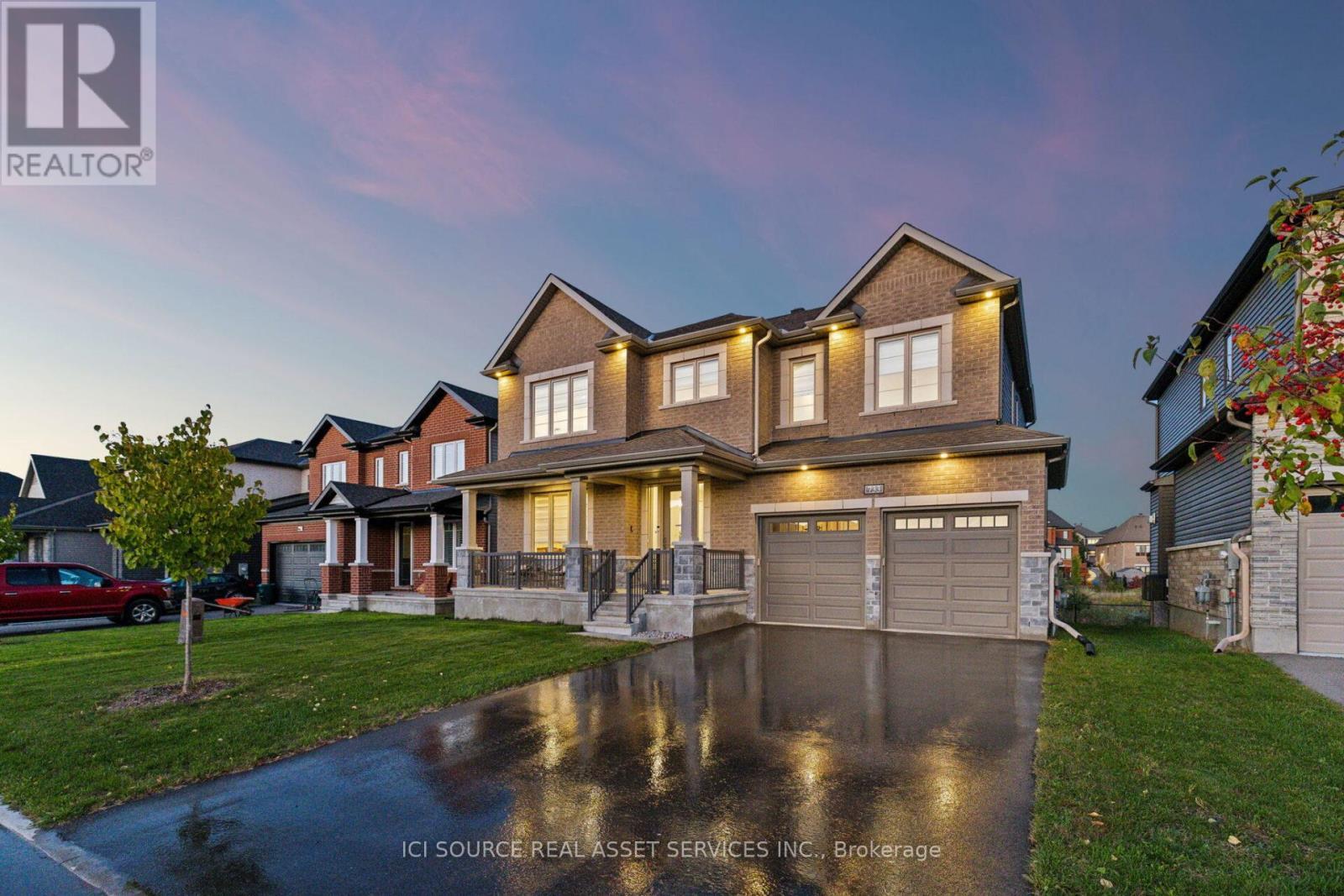 733 Coast Circle, Ottawa, ON