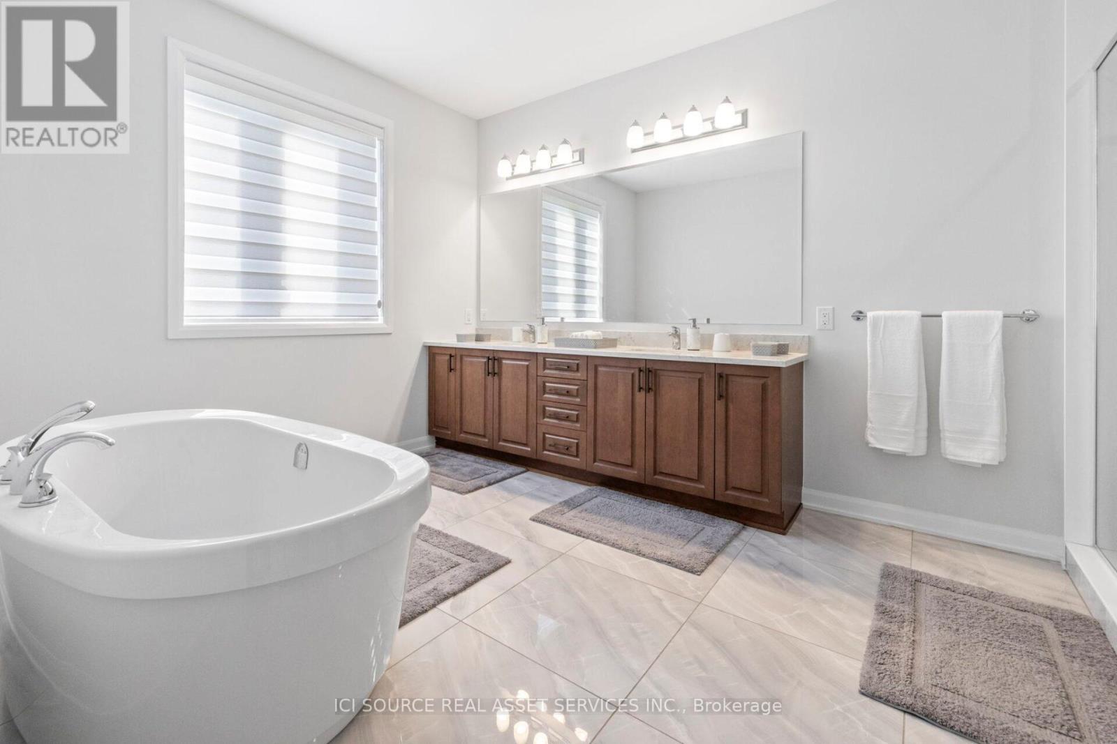 733 Coast Circle, Ottawa, ON
