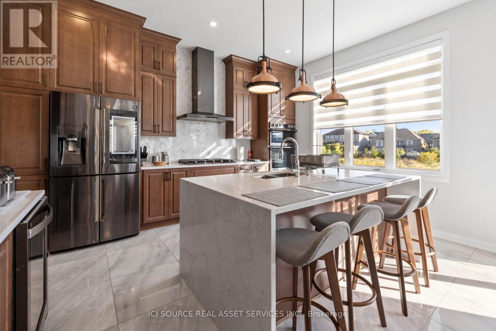 733 Coast Circle, Ottawa, ON