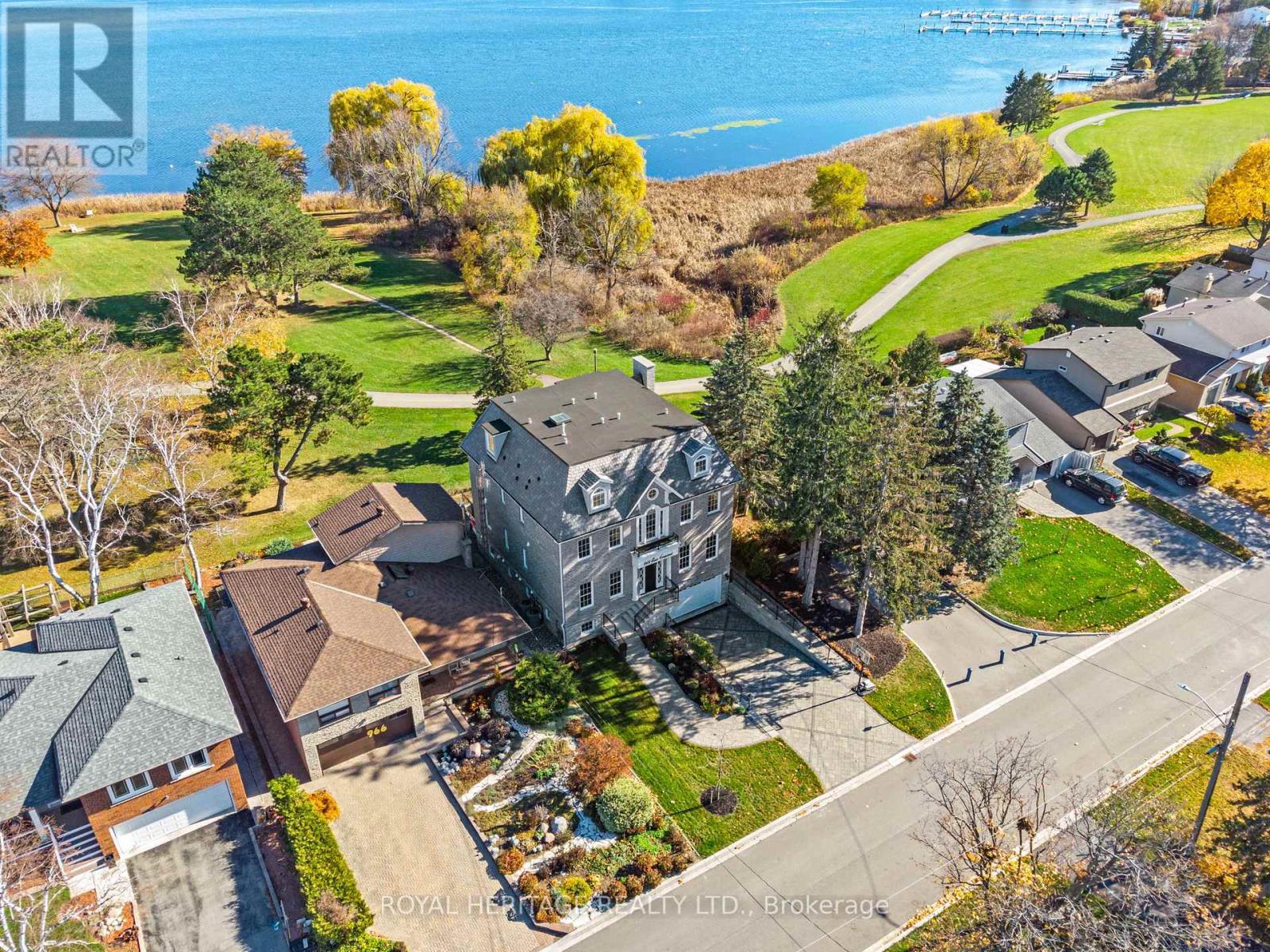 968 Essa Crescent, Pickering, ON