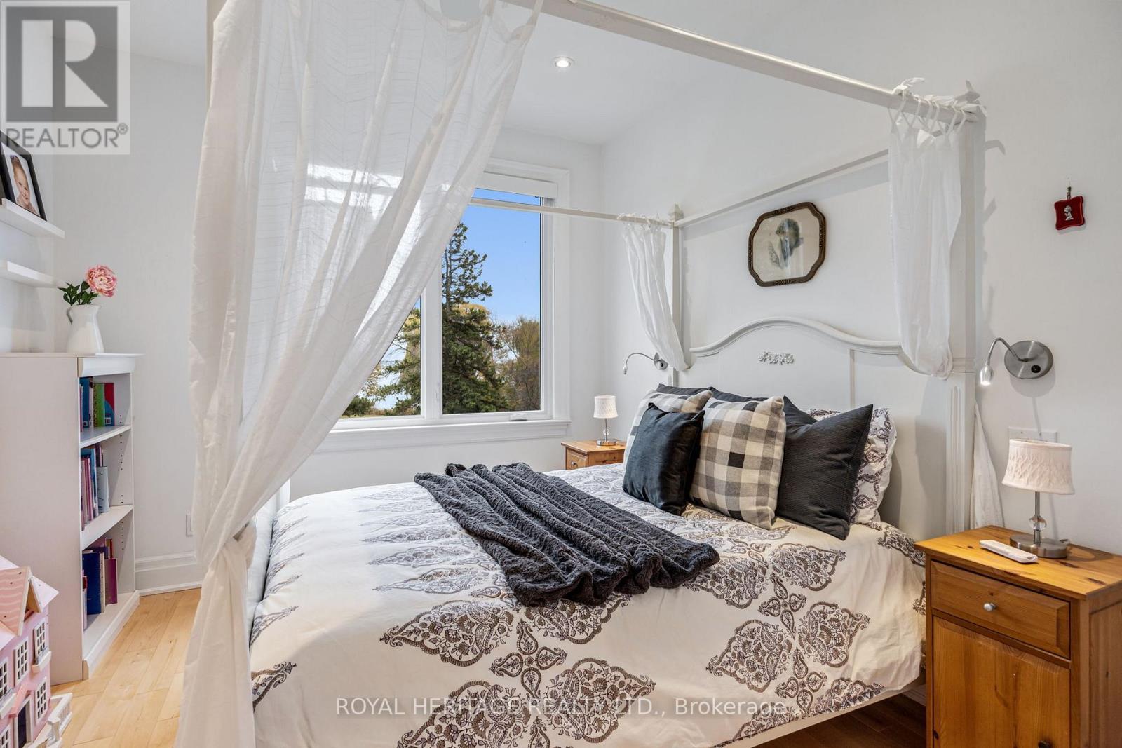 968 Essa Crescent, Pickering, ON
