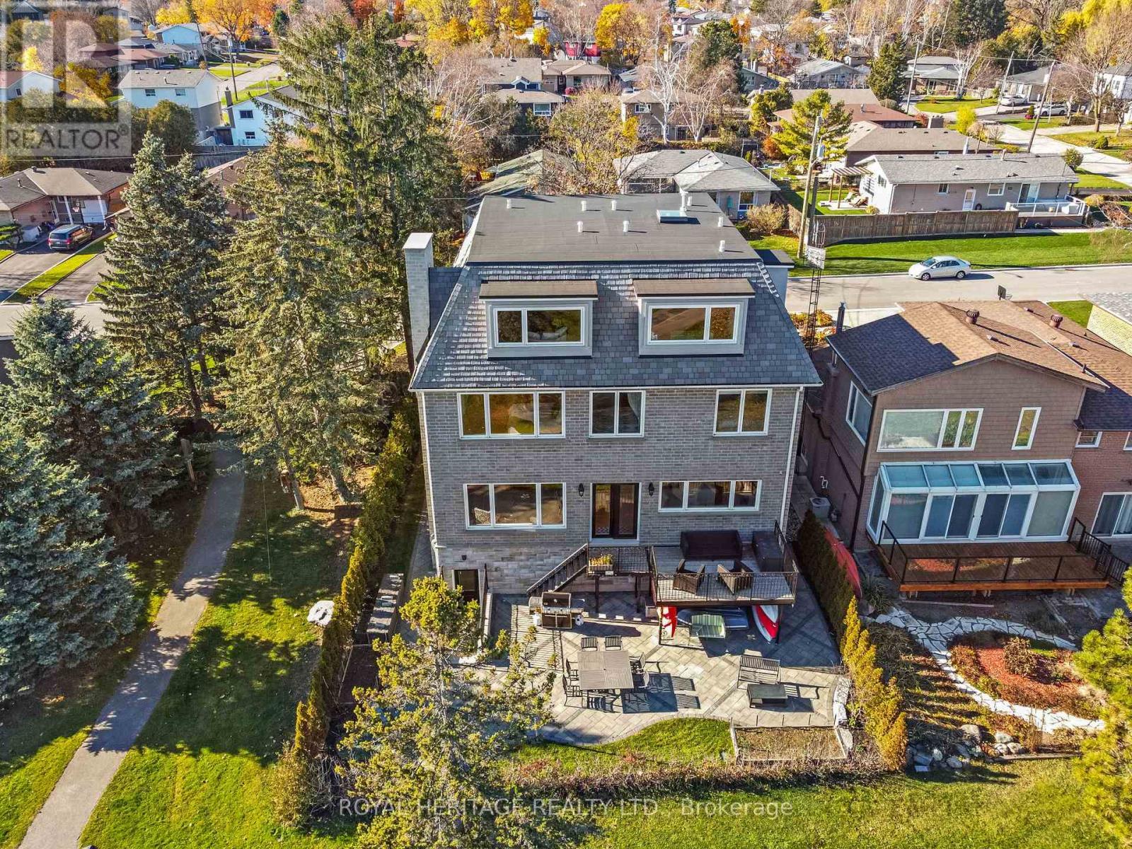 968 Essa Crescent, Pickering, ON