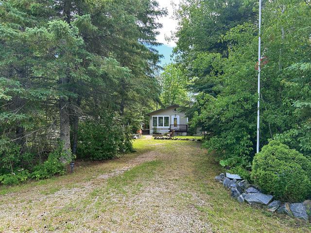 8 Village Cr, Lee River, MB