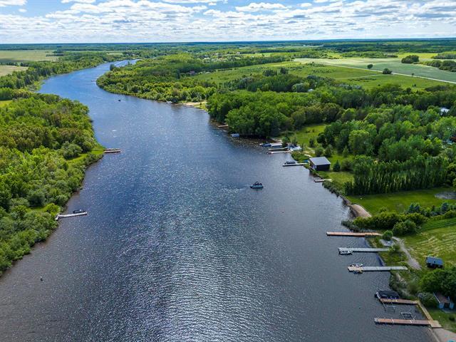 8 Village Cr, Lee River, MB