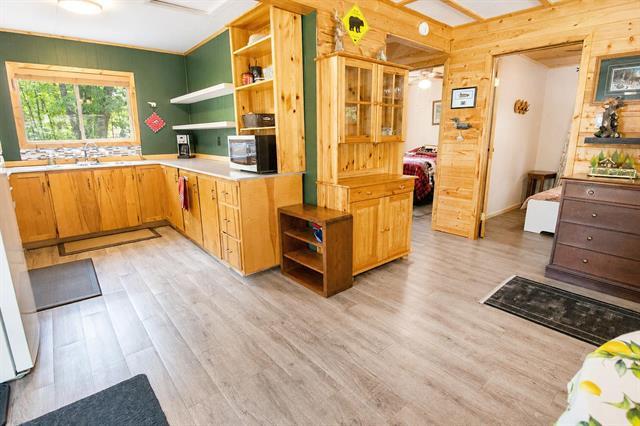 8 Village Cr, Lee River, MB