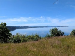 4592 Bonnieview Pl Saanich, BC V8N 3V6