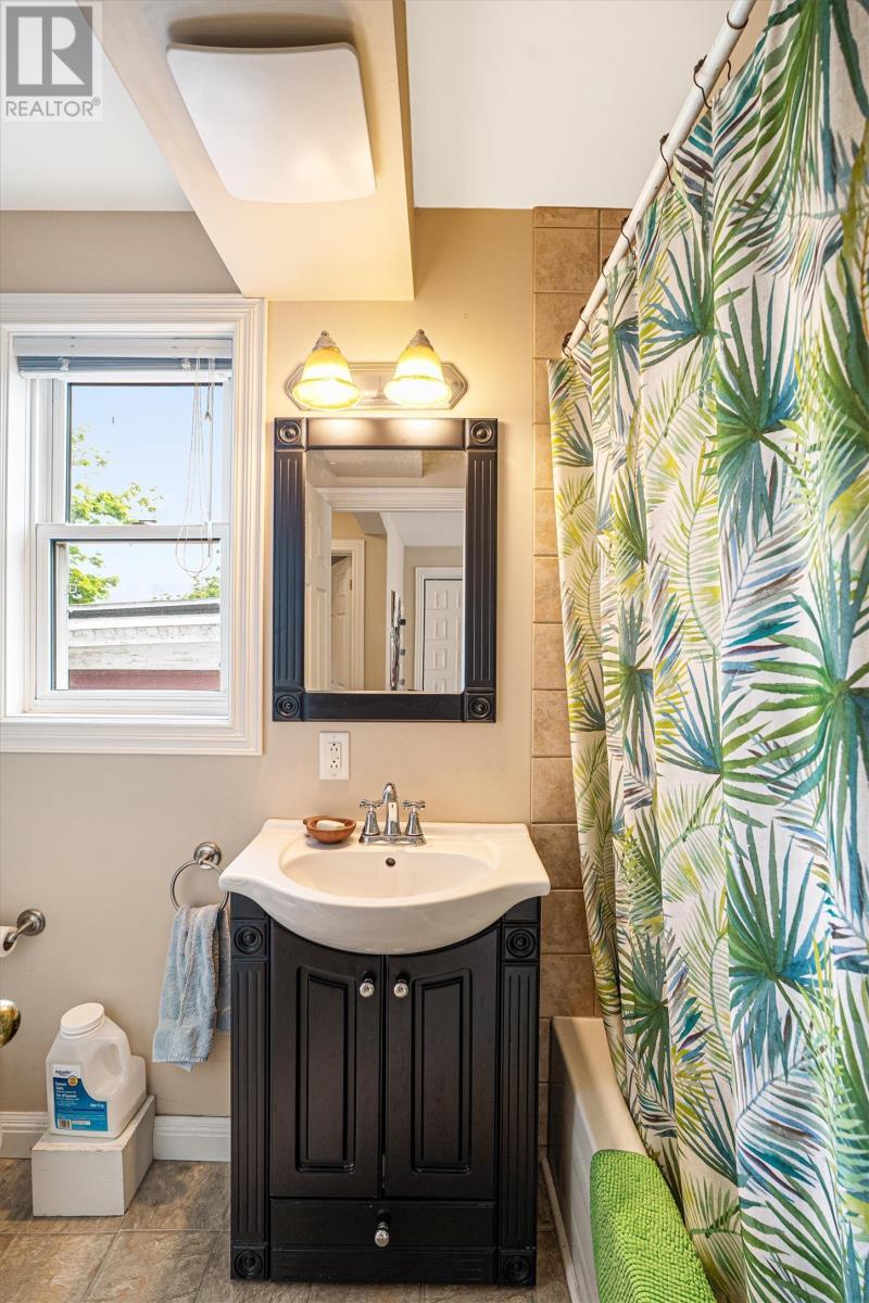 Apartment C bathroom - 11 Maxse Street, St. John'S, NL