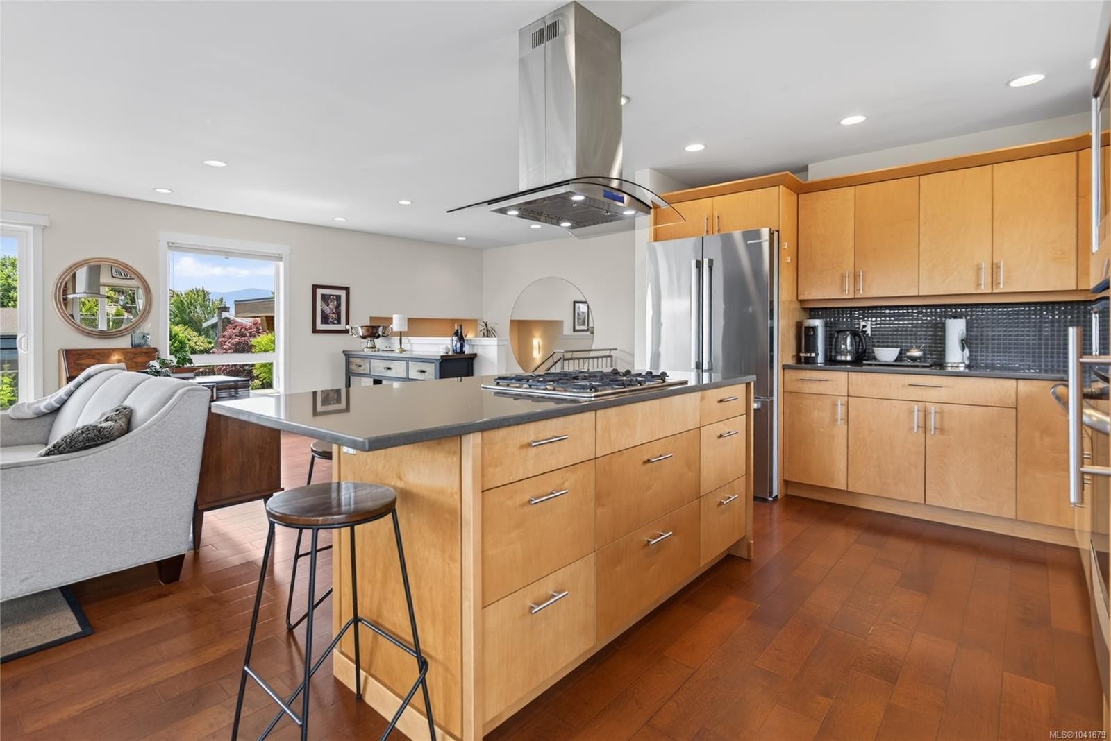 2052 Beaufort Ave, Comox, BC