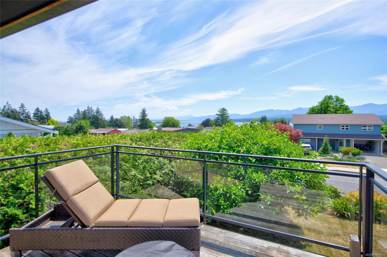 2052 Beaufort Ave, Comox, BC