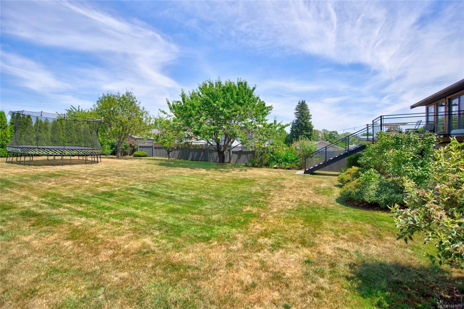 2052 Beaufort Ave, Comox, BC