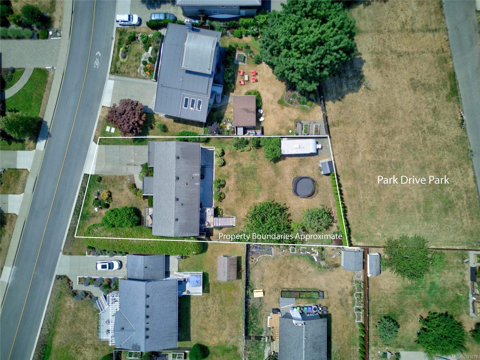 2052 Beaufort Ave, Comox, BC