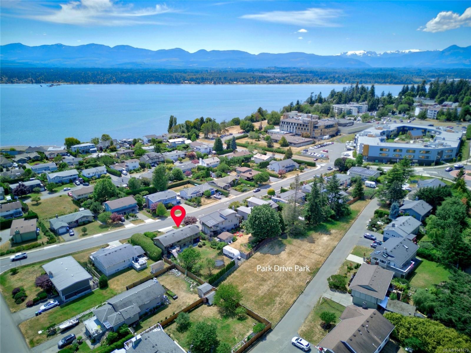 2052 Beaufort Ave, Comox, BC