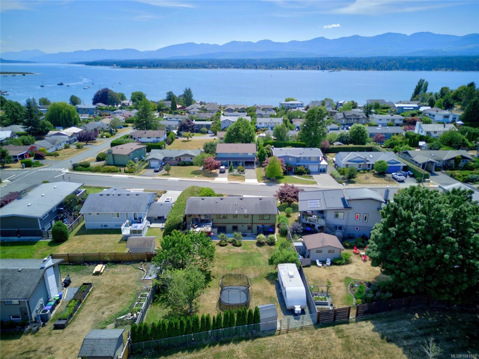 2052 Beaufort Ave, Comox, BC