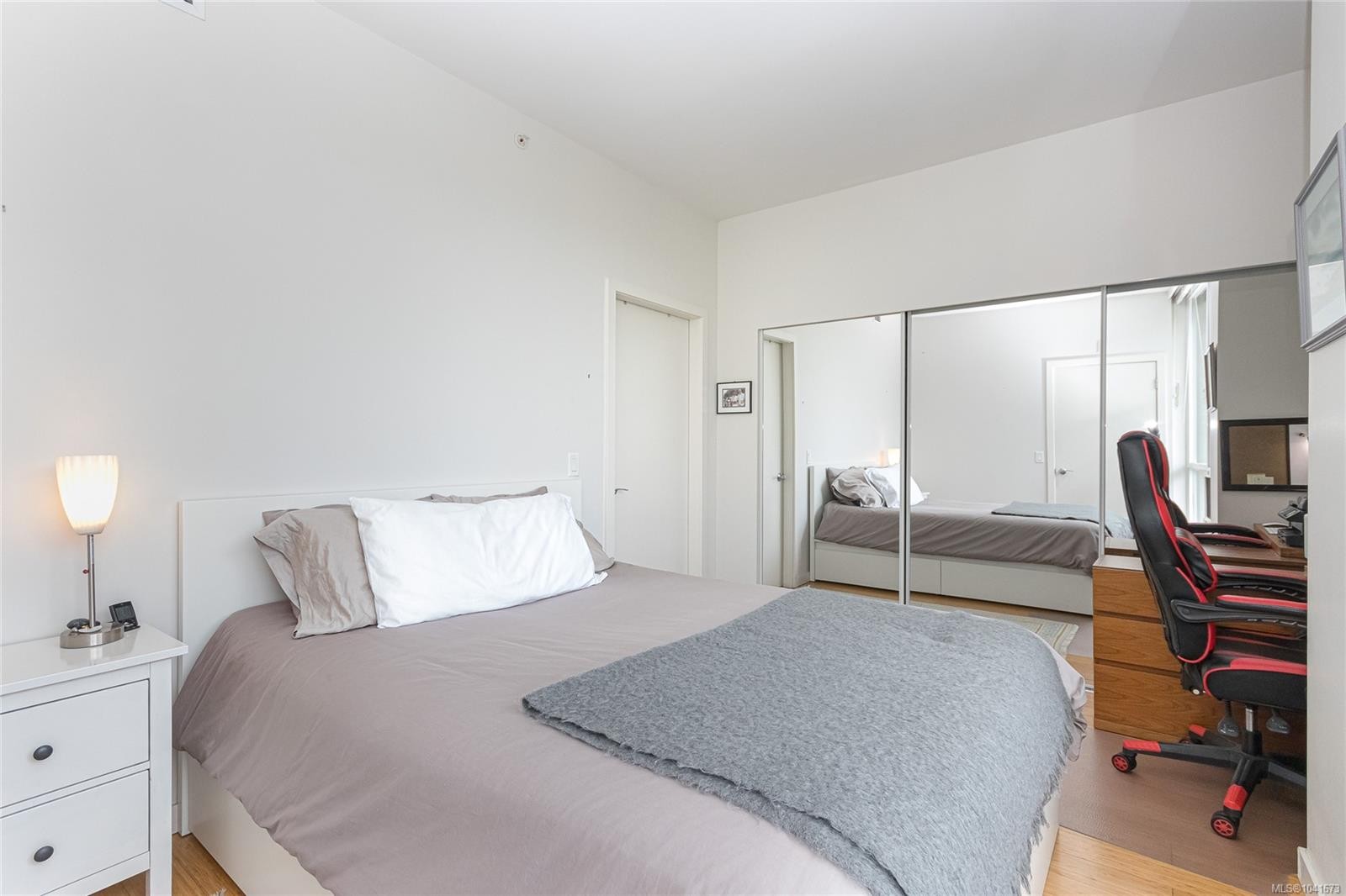 #406-391 Tyee Rd, Victoria, BC