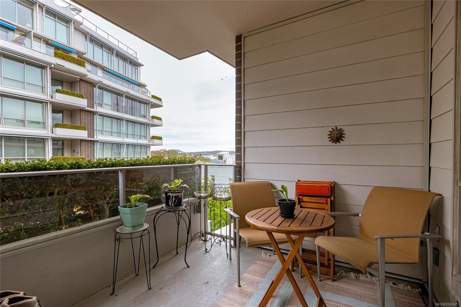 #406-391 Tyee Rd, Victoria, BC