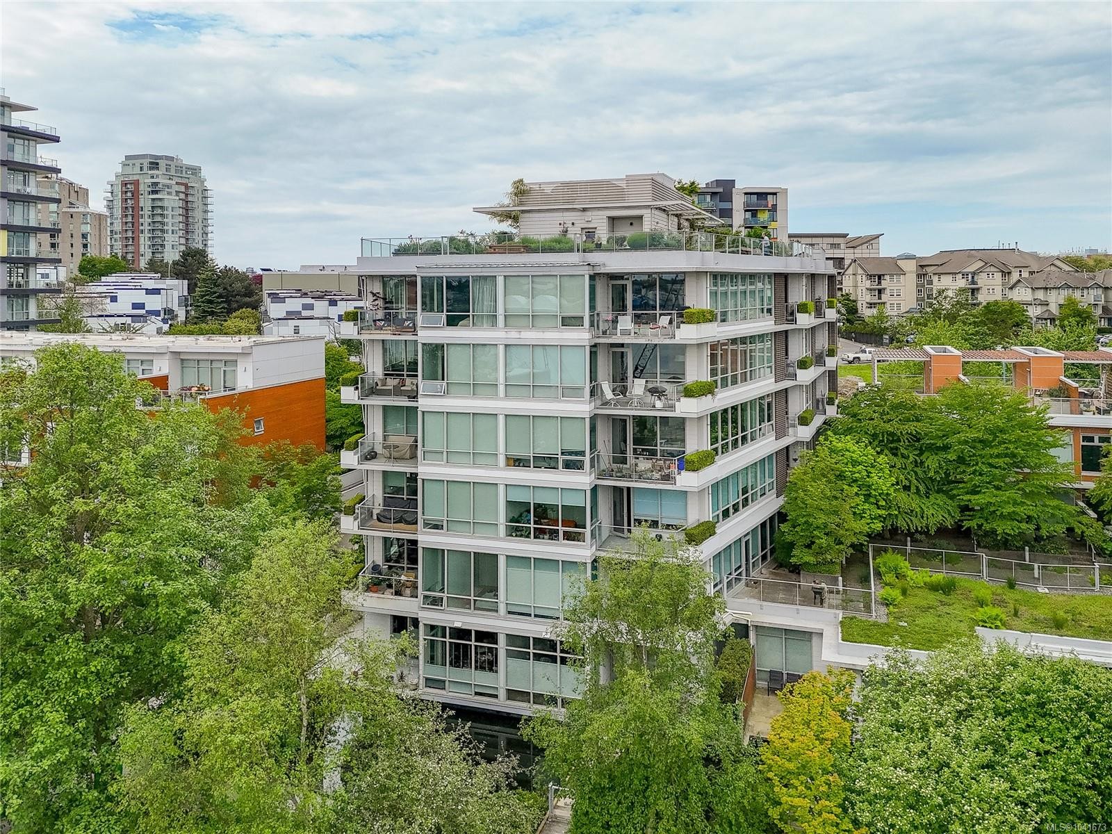 #406-391 Tyee Rd, Victoria, BC